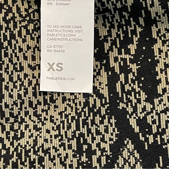 Fabletics Active Long Sleeve‎ Crew - Picture 6 of 7